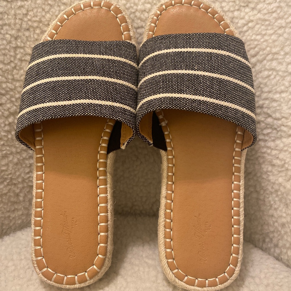 Women's Universal Thread Slide Sandals Black/White Size 8.5 - Picture 5 of 6